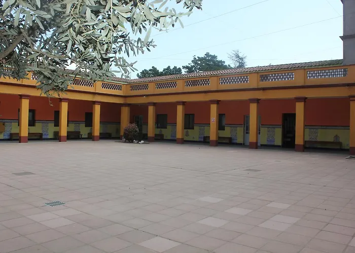 Casa De Colonies Mogent Auberge de jeunesse *